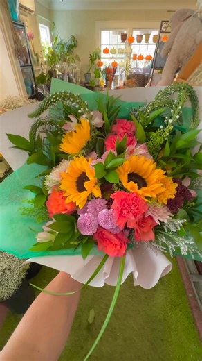 9.3K views · 399 reactions | Pretty!癩李 | Buds and Bygones Flower Shops | Facebook