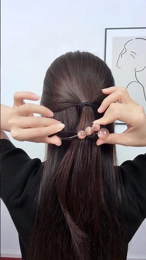 Easy Claw Clip Bun Hairstyle Tutorial 💁‍♀️ | Simple & Elegant Half Up Style