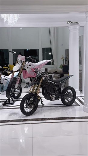 @lbx.max_ #starkvarg #ebike #lbx #eridepro #supermoto #socal #dirtbike #surron #starkvarg #tuttio