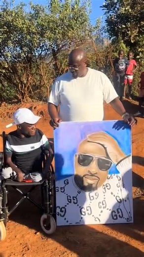 MySol gifted a talented artist, Kamo, R100,000 as a token of appreciation for his portrait and remarkable talent. Kamo paints beautifully detailed portraits using only his mouth due to a physical disability. | MDN News
