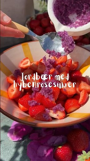 Jordbær med pink sukker - nem opskrift