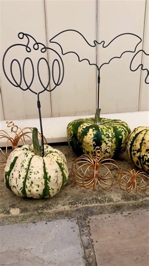 Bat Pumpkin Topper Decoration: Handmade Wire Halloween Decor for Trick or Treat Displays - Etsy