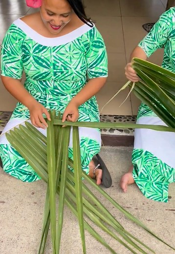 Experience the artistry of Samoan basket weaving in the heart of the Samoa Cultural Village 🌺✨ | Samoa Tourism