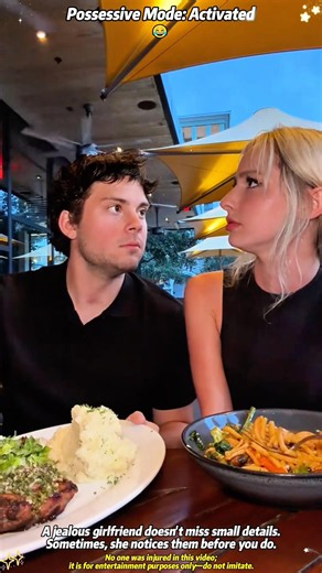What’s it like to have a girlfriend with explosive jealousy?😂#couple #girlfriend #funny #shorts