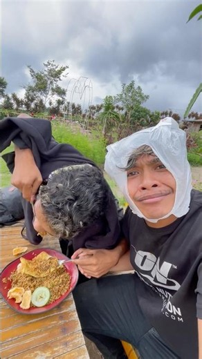 MINUM NASI GORENG! #comedy #shorts #lucu #dekkedep