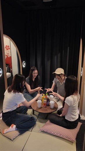 リソルホテルズ/RESOL HOTELS【公式】 | ✨ 浅草で叶える、ひと味違う女子旅 👒 (English below Japanese) ジャパンカルチャーのエッセンスを散りばめた リソルポシュテル東京浅草。 リビングロビーやキャビンで語らう楽しい時間も 人目を気にせず自分だけの空間で過ごす時間も、... | Instagram