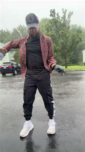 Moose in the rain scene on Step Up 2 🌧️ #StepUp2 #Moose #Dance #Fyp #Viral
