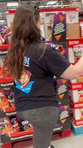 Sweet & Spicy Delight: G.H. Cretors Hot Honey Popcorn Review