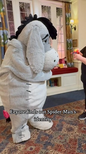 Disneyland funny moments.藍#disney #disneyland #disneyworld #disneyparks #funny #funnyvideos #funnymoments | Funny Moments For You | Facebook