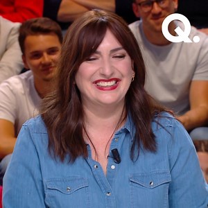 Virginie Grimaldi écrit des livres lu dans le monde entier. On la voit peu dans les médias, mais la romancière, qui avoue souffrir encore du syndrome de l'imposteur, a accepté de se confier sur notre plateau. | Quotidien avec Yann Barthès