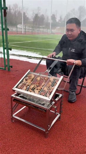 European friends all use revolving grills when having barbecues, it’s really great #bbq #flipgrill