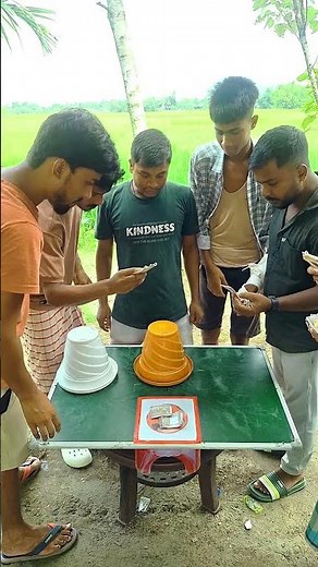 Even after showing the ball inside the cage repeatedly, the man still didn't catch the money.