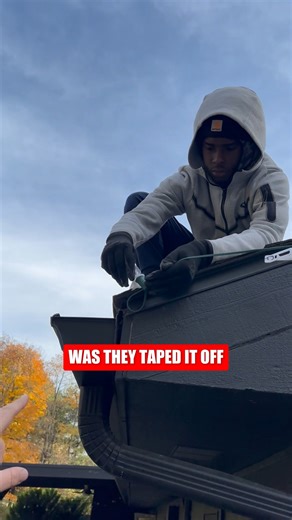 How We Start Every Christmas Light Install Professional installers always start from the left side of the building — here’s why 👇 ⚡ Secure and tape off the non-powered end 🔌 Tuck cords under shingles 🏡 Clean, seamless roofline finish Follow us for more tips and hacks! #ChristmasLights #HolidayLighting #ChristmasLightInstallation #LightingDesign #ProLighting #LightingTips #LightingHack #OutdoorLighting #ChristmasDecor #HolidayDecor | Indy Christmas Light Pro's