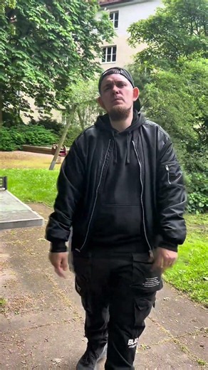 Worte haben Folgen. Unser Musikvideo ist online. Pass auf - Miro GZ feat Azura