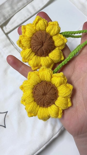 Crochet Sunflower Keychain Tutorial
