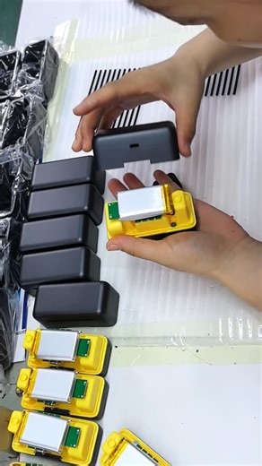 Micdio on Instagram: "Fast assembly and inspection of the microphone goes super smoothly! Test the function right after assembly, clear sound confirms qualification, very worry-free! #microphone #inspect #wirelessmic #microphonefiend #custommade #wirelessmicrophone #factory #manufacturer #business #productivity #likeforfollow #micdio"