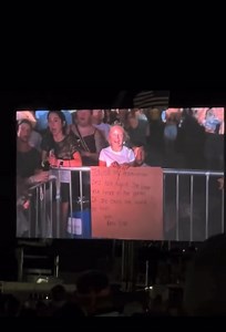 7.9M views · 204K reactions | Singer Jelly Roll struggles to make it...