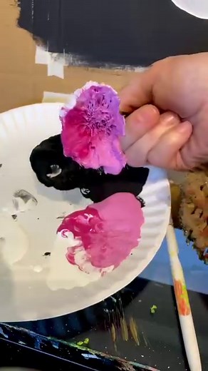 6.5M views · 63K reactions | Easy spring flowers painting idea!  #easypaiting #diy #tipsandtricks #springflowers #painting | Emily Seilhamer Art | Facebook