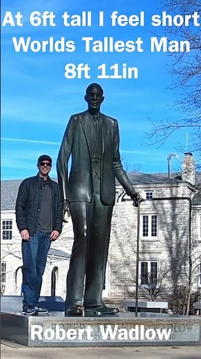 Worlds Tallest Man Robert Wadlow 8ft 11in 😱 #shorts #tall