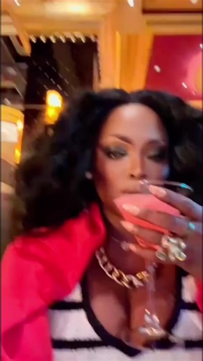 DELUSIONAL INFLUENCER | AUTHOR (@mystylefile)’s videos with Way to full of myself - ʚ мαɴιαc ɞ