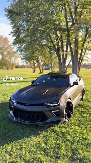 Camaro 2SS Review: A Chevy Sports Car Overview