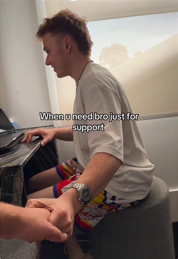 Funny Moments with Friends: A Relatable Comedy Clip