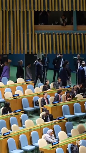 181K views · 5.3K reactions | Des délégataires quittent massivement la salle alors que Netanyahu arrive au podium pour s’adresser à l’Assemblée générale de l’ONU Netanyahu fait l’objet d’un mandat d’arrêt de la Cour pénale internationale pour des crimes de guerre présumés à Gaza. #gaza #palestine #Israël | Anadolu Agency-FR | Facebook
