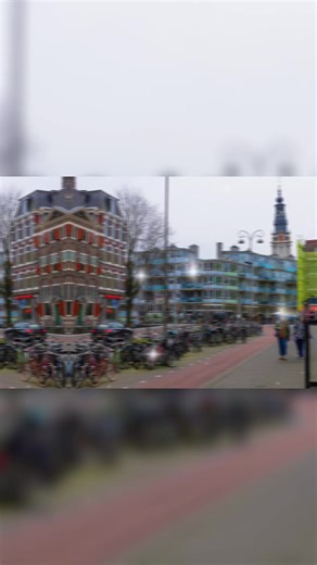 美丽的风车之国，清风拂过广阔的原野，一排排古老的风车静静地守望着这片宁静而浪漫的土地#荷兰🇳🇱