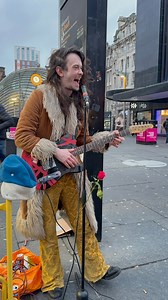 Hound Dog . . . . By ELVIS PRESLEY and sung by Io Palej #elvis #glasgow #buskers #buskersofglasgow #scotland | BuskersofGlasgow