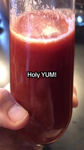 My first time trying Magic Bullet Mini Juicer, so good! 🥕🍎🫐 #magicbullet #juicer #easytouse #cleanenergy #deltaemwellness