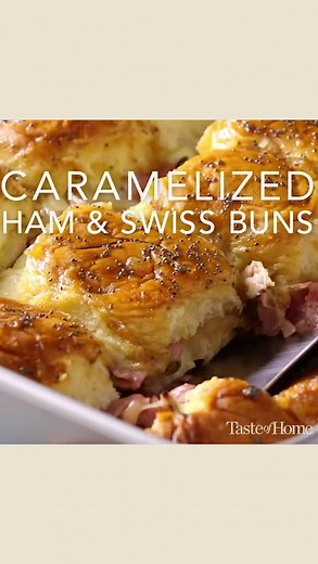 Delicious Caramelized Ham and Swiss Sliders Recipe