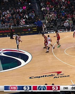 Jaden beats the buzzer AGAIN to end the first half 🔥 | Detroit Pistons