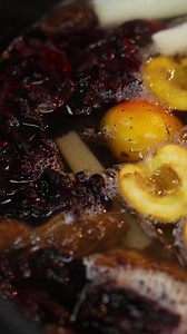 4.9K reactions · 1.1K shares | ¿Quieres un ponche delicioso y hecho en casa? El chef Irving nos enseña como hacer el mejor ponche del mundo. #naturalmentedulces #pasitas #california #raisinis #recetas #irvingquiroz | Pasitas De California | Facebook