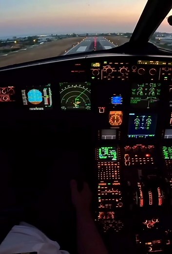 Avion Express A320 Interior Tour