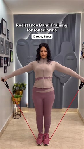 Yamini Jain on Instagram: "Comment BAND for link ❤️ Resistance band training weight workout arms weightloss transformation lifestyle health"