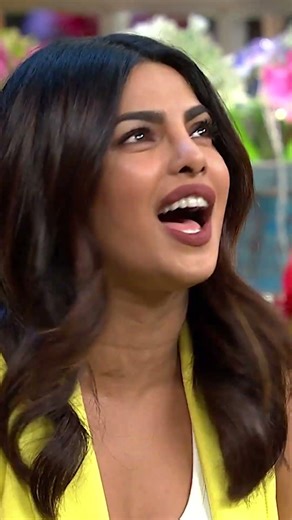 Priyanka Chopra ko Monkey ne Thappad Mara !!😂😜