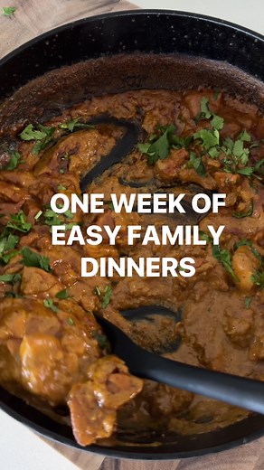 This week’s meal plan is here, and it’s packed with easy, comforting dinners to help avoid midweek meal fatigue, make life simpler, and bring variety to the table so we can enjoy delicious, home cooked food without the extra stress! Each meal is designed for busy nights, with minimal prep but maximum flavour. Hit the link in my bio for the link to all of these stress-free recipes, or find the recipes here. 👇🏻 https://simplehomeedit.com/recipe/meal-plan-42/ #dinnerideas #familydinner #easyrecip