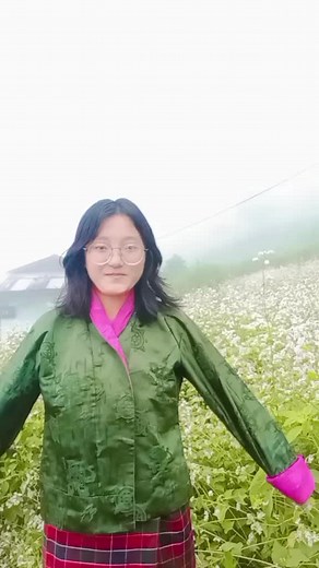 trying...😂😂🌸