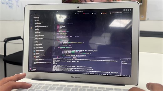 🚀 Built a Python Socket-Based Chat Application I recently developed a real-time chat application in Python using low-level TCP sockets and multithreading. 🔹 Features implemented: * Client–server… | Gautam Sharma