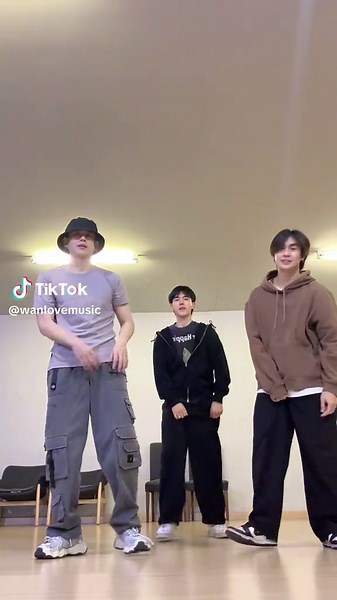 Like Like Like: A Dance Inspired by Jennie