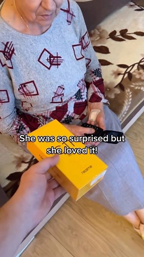 2.7K views · 10K reactions | I think she was happy! #actofkindness #kindnessmatters #kindness #iphone #suprise #present | Vlog Cast | Facebook
