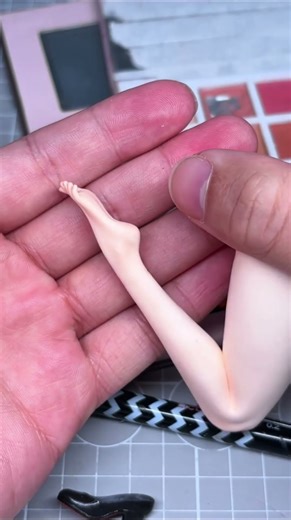 Crafting Legs for Dolls and Figures! | DIY Clay Body Parts | PicoDIY