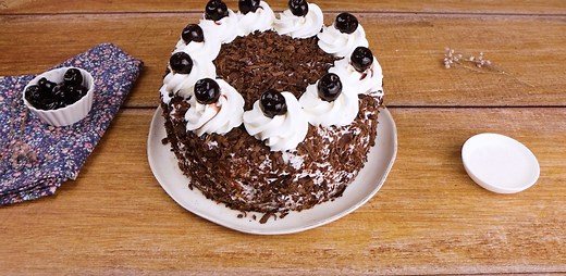 Black Forest Cake (Authentic German Schwarzwälder Kirschtorte)