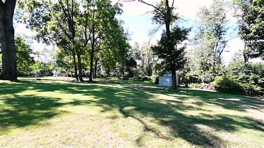 🌟NEW LUXE LISTING 🌟186 Mohawk Drive | Mt Lebanon 3 Bedrooms 🛌 3 Full 1 Half Bathrooms 🛀 $895,000 Charming Jr. Beam home offers timeless charm, modern luxury and a prime Mt. Lebanon location moments from schools, Uptown, dining, shopping & Rec Center! 186mohawkdrive.howardhanna.com * 8-panel doors w/glass knobs * Plaster walls & hardwoods * Archways, built-ins & crown molding * Living room features a stone fireplace flanked by built-ins * 12' opening to a cozy den/lounge space * Show-stopping