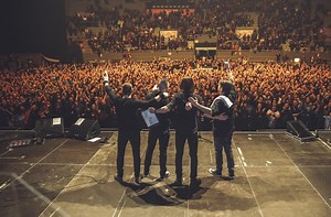 De gira con Alter Bridge: los anti-rock stars