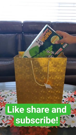 Quickest Gift Trick Ever! 🎀📦👜 How to Easily Close Gift bags! #gift#wrapping #ideas