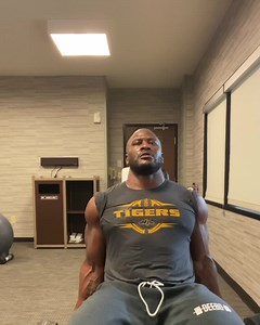 Bis and Tris Hotel Gym workout #makeitwork | James Harrison