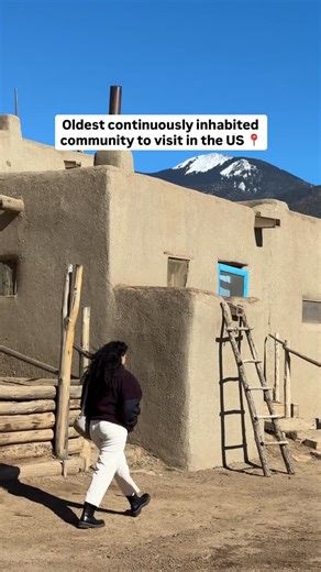 Visiting details 👇 📍 Taos Pueblo is an Indigenous community, and the village has been home to the Taos Pueblo people for over 1,000 years. The community allows visitors in to share their history and culture. 💵 Admission is $25 per adult. There can be unexpected closures for religious or cultural activities, so make sure to check their website before visiting. While you’re there, follow posted signs, stay out of restricted areas, and don’t enter the river as it’s the community’s source of drin