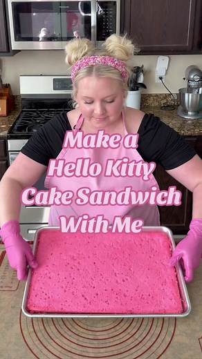 Make a Hello Kitty Cake Sandwich With Me