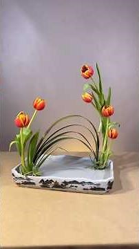 Simple Ikebana Flower Arrangement Ideas with Tulips and Iris Leaves